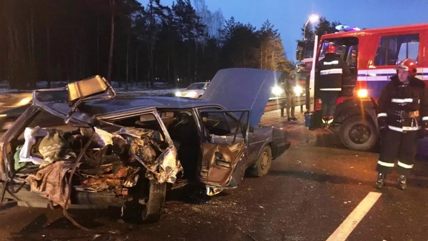 Пасля ДТЗ на выездзе з Мінска былі шпіталізаваныя дзве пасажыркі аўто