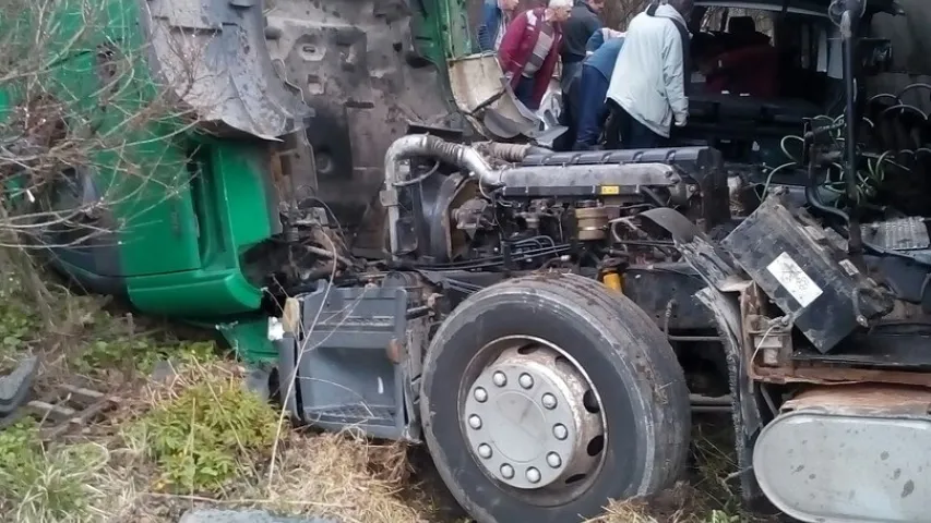 У сутыкненні грузавіка і мікрааўтобуса каля Барысава загінулі 2 чалавекі