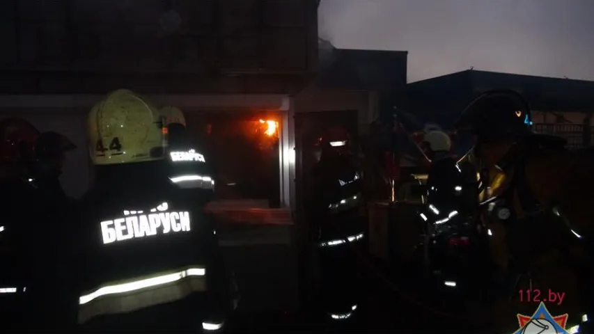 У цэнтры Мінска згарэла міні-кавярня (фота, відэа)