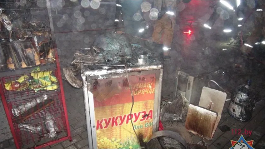 У цэнтры Мінска згарэла міні-кавярня (фота, відэа)