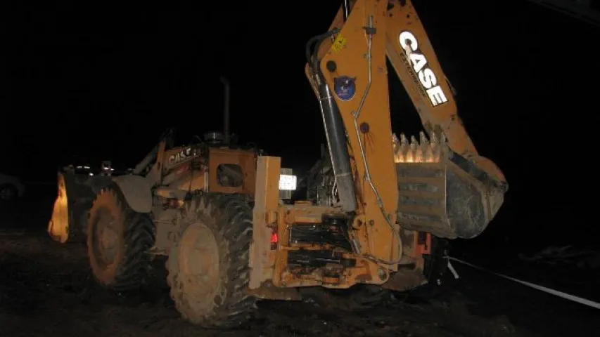 Ля Пухавічаў пагрузчык сутыкнуўся з юнібусам: кіроўца ў реанімацыі