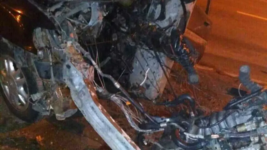 У Мінску п’яны кіроўца на Renault уцякаў ад ДАІ і ўрэзаўся ў слуп (фота)