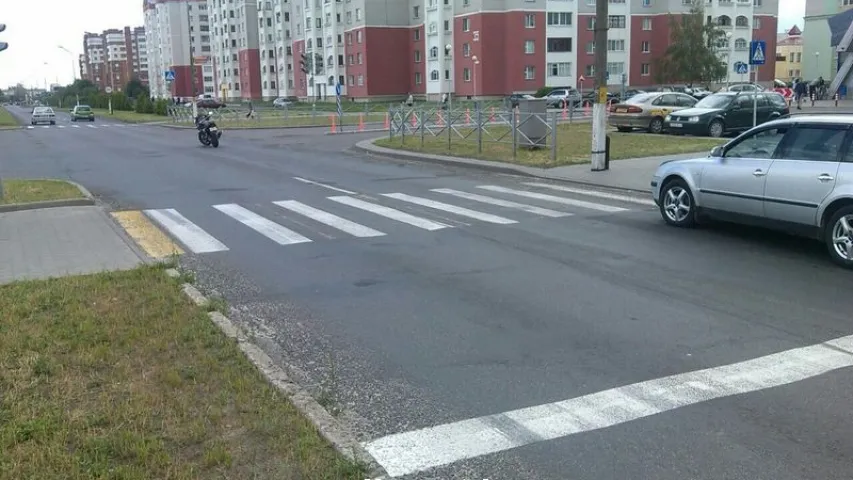 У Пінску матацыкліст без правоў збіў 3-гадовага хлопчыка