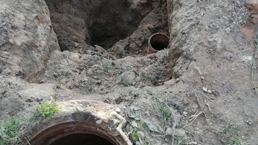 Пад Салігорскам засыпала зямлёй мужчыну, які капаў траншэю (фота)