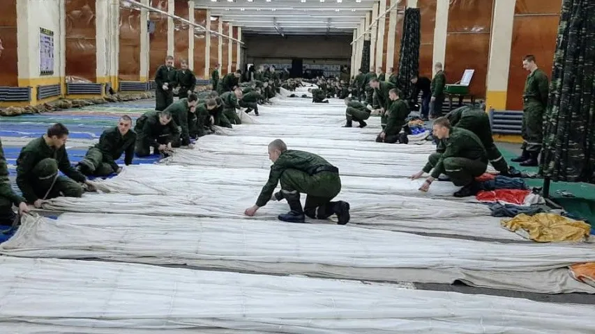 Як дэсантнікі-навабранцы рыхтуюцца да першага скачка