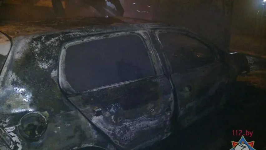 У Мінску раніцай згарэлі адразу тры аўто (фота)