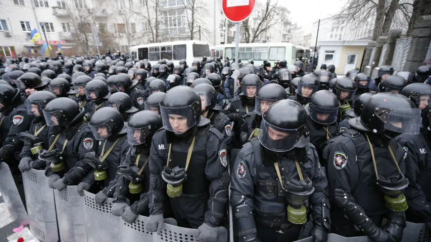 "Даспехі" паліцыі на мітынгах у Малдове, Украіне, Арменіі і Беларусі