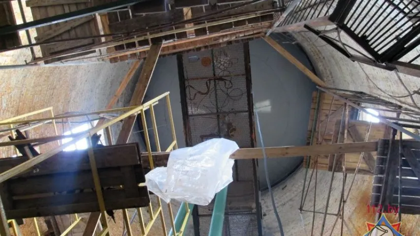 У Пружанскім раёне МНС даставала рабочых з воданапорнай вежы