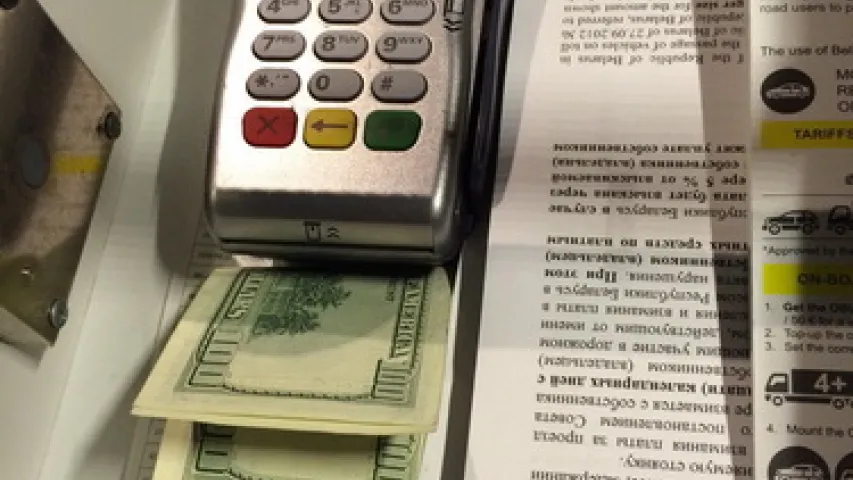 Затрымалі ІП, які спрабаваў даць хабар работніку транспартнай інспекцыі (фота)