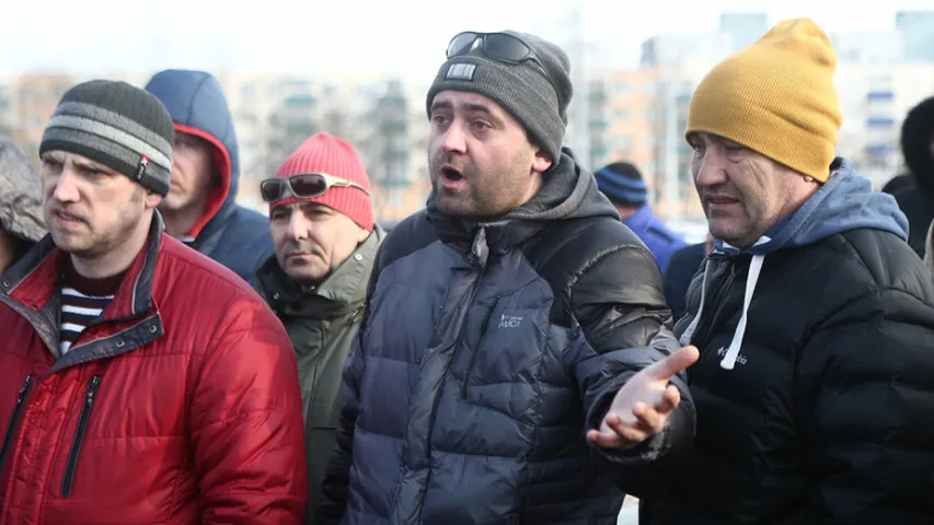 У Мінску прайшоў сход раззлаваных таксістаў (фота)