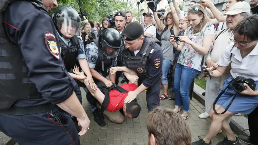 На шэсці ў Маскве ў падтрымку Галунова затрымалі каля 400 чалавек
