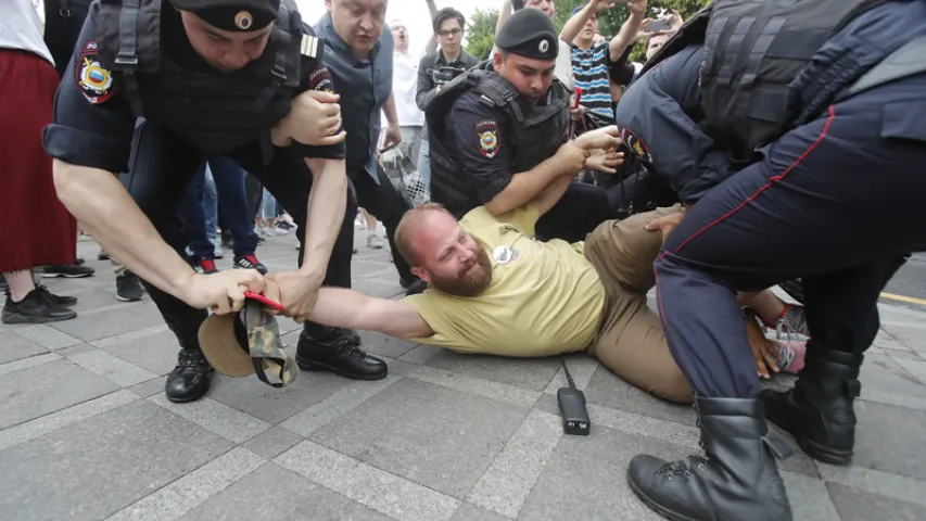 На шэсці ў Маскве ў падтрымку Галунова затрымалі каля 400 чалавек