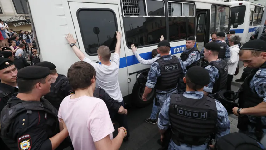На шэсці ў Маскве ў падтрымку Галунова затрымалі каля 400 чалавек